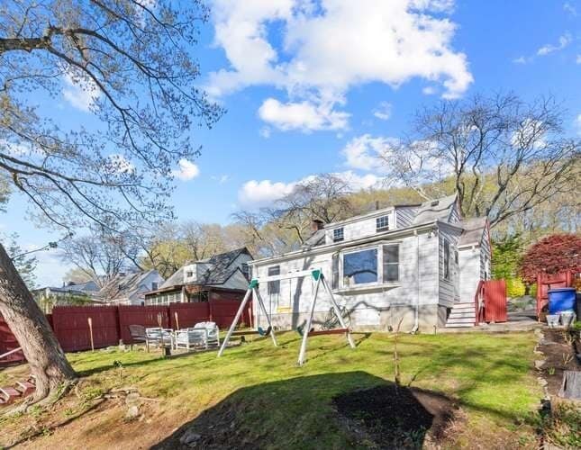 Building Photo - 567 Poplar St