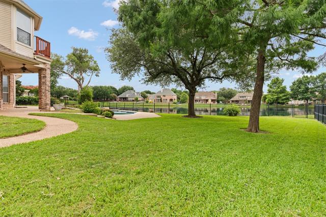 Building Photo - 905 Brazos Dr