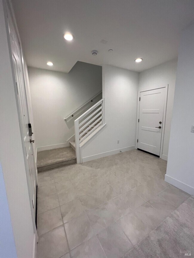 Building Photo - 426 Semillon Ln