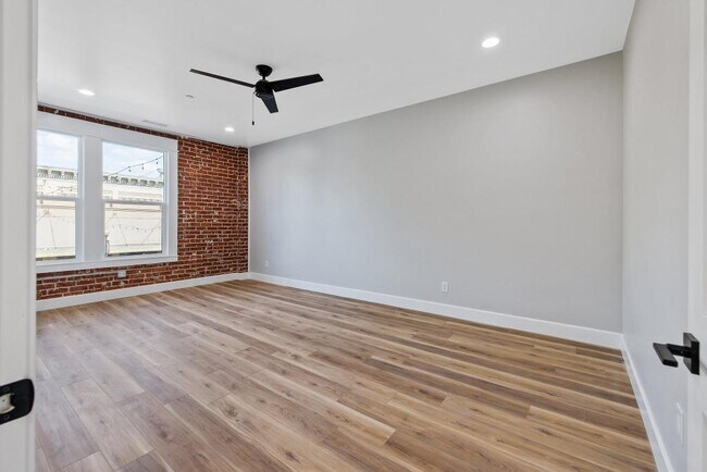 Building Photo - 147 S K St