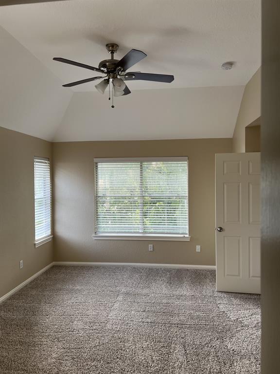 Building Photo - 374 Lake View Dr