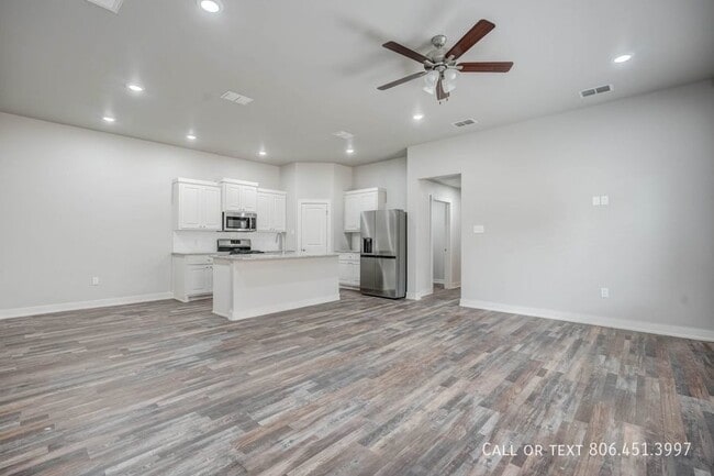 Building Photo - Gorgeous 3/2/2 in SW Lubbock