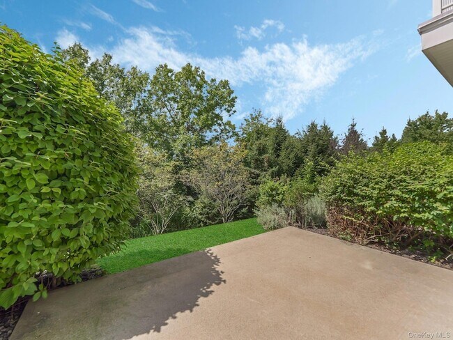 Building Photo - 1115 Balsam Dr