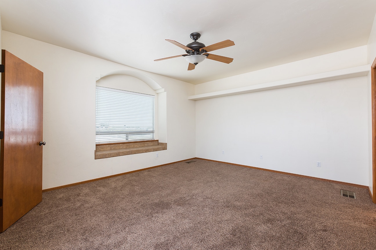 master bedroom - 2375 Saturn Cir