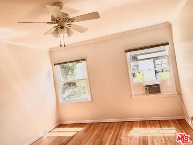 Building Photo - 356 S La Jolla Ave