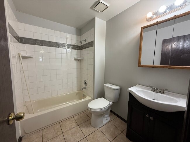 Building Photo - 547 Fessler Ave