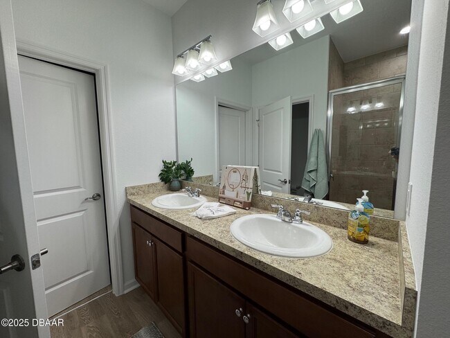 Building Photo - 353 Gypsy Palace Ln