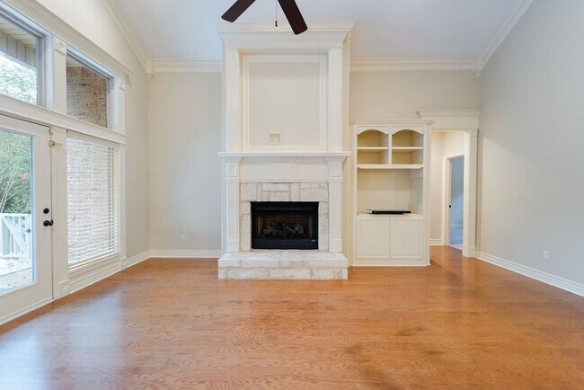 Building Photo - 2000 Square feet, of gorgeous living space in Hot Springs Village.