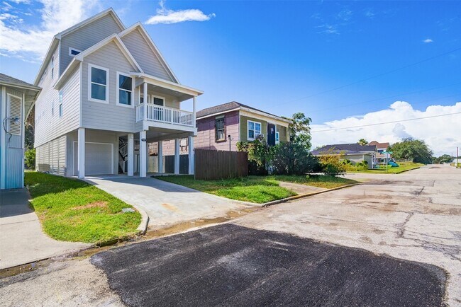 Building Photo - 4025 Avenue M