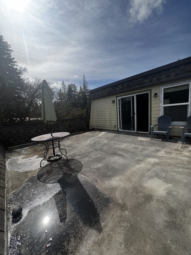 Building Photo - 146 Hawthorn Ln