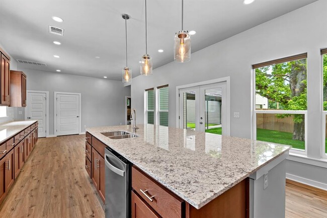 Building Photo - 100 Bryson Bend