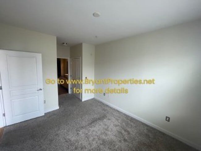 Building Photo - Bristol-West End