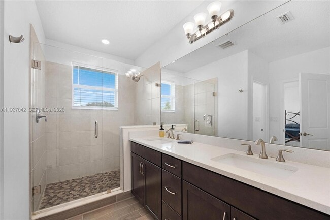 Building Photo - 4317 Lago Dr