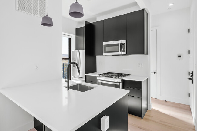 Building Photo - Common Owens (Furnished Rooms)