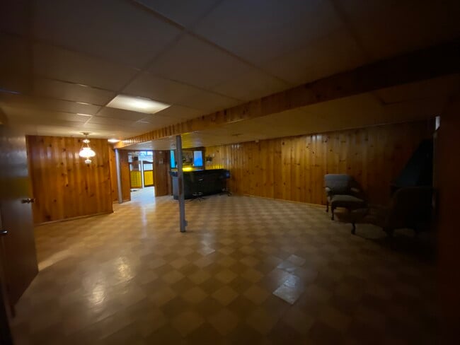 Building Photo - 808 Arthur Ave