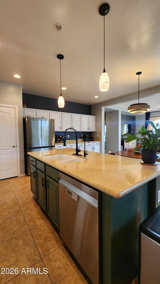 Building Photo - 18970 N Alicante St