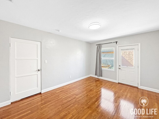 Building Photo - zIsla Vista Dr