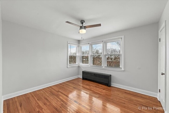 Building Photo - 2727 W Berwyn Ave