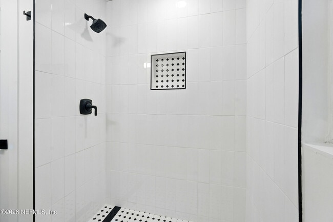 Building Photo - 2915 Holly Bay Rd