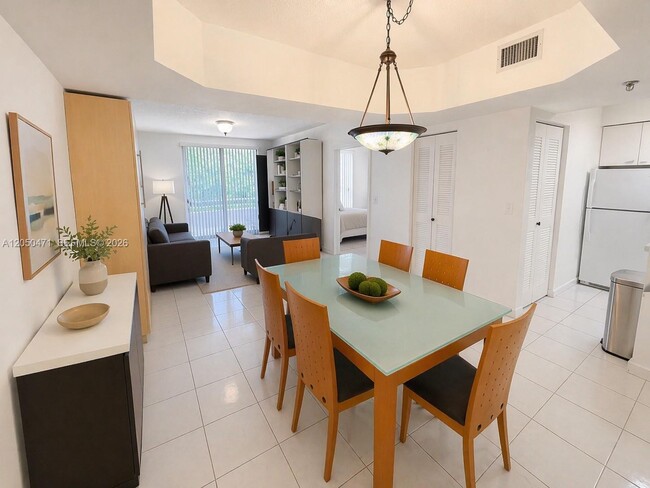 Building Photo - 9156 Collins Ave