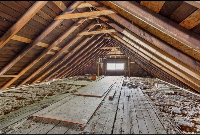 Building Photo - 722 E 91st Pl