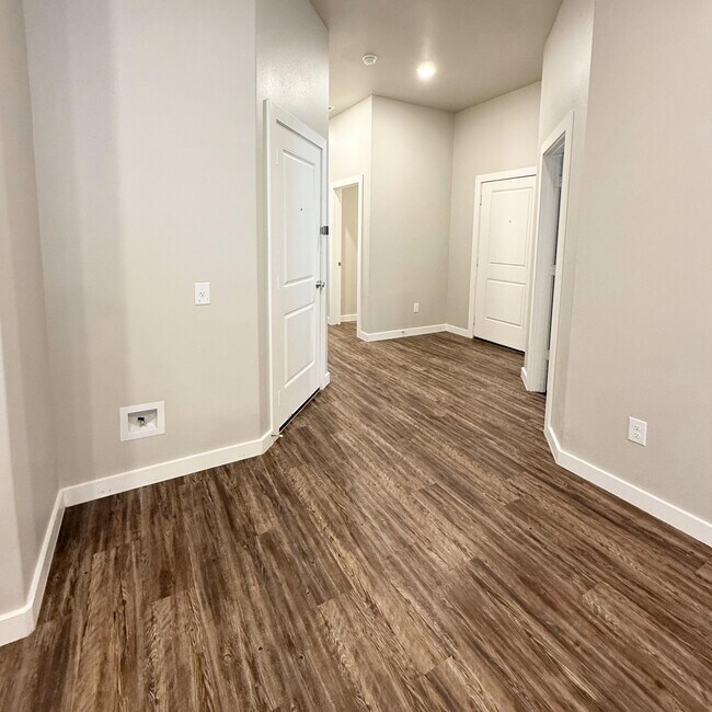 Building Photo - 2145 Kokomo Ave