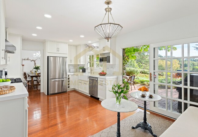 Building Photo - 1476 Crestline Dr