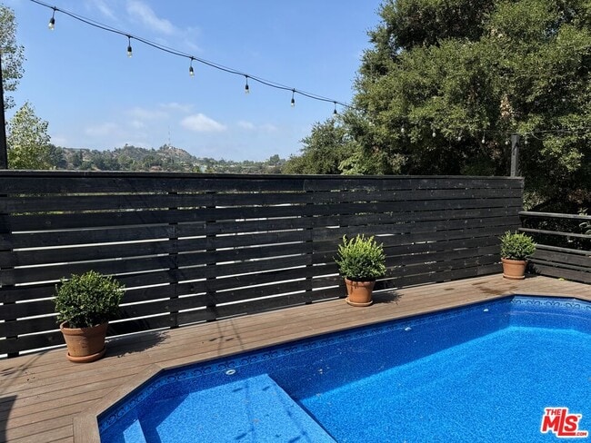 Building Photo - 2828 Laurel Canyon Pl