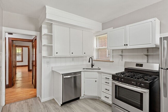 Building Photo - 5352 Itaska St