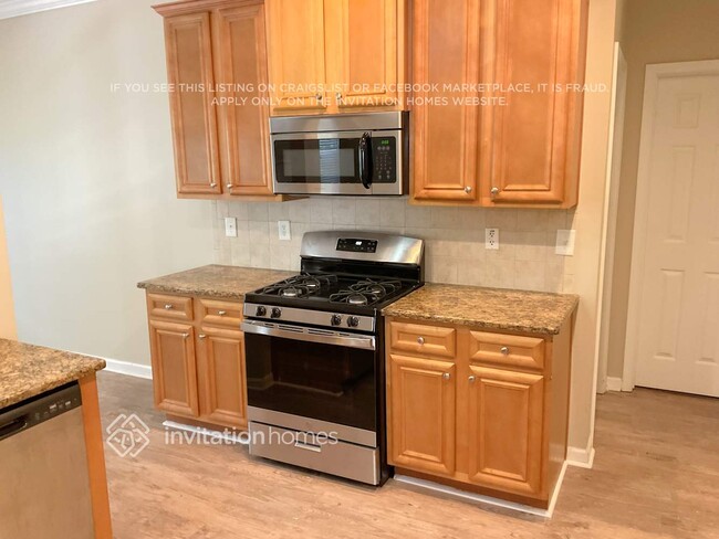 Building Photo - 506 Streamside Pl