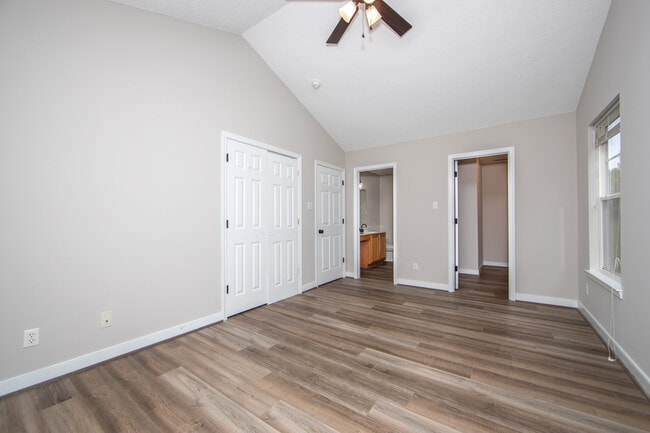 Primary Bedroom w/ Ensuite Bath - 1508 Woodland Ct