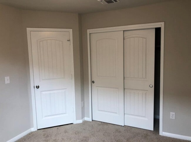 Building Photo - 3504 Blazeby Dr