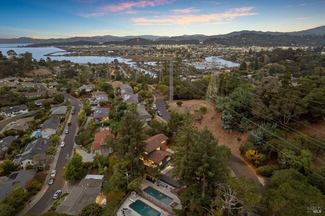 Building Photo - 48 Junipero Serra Ave