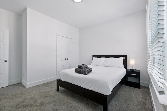 Building Photo - 3129 Rutz St