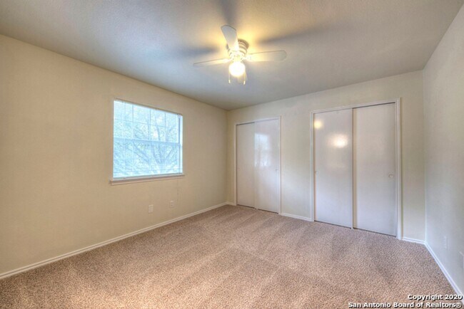 Building Photo - 3 Bedroom/2.5 Bath located in Villas at Northgate