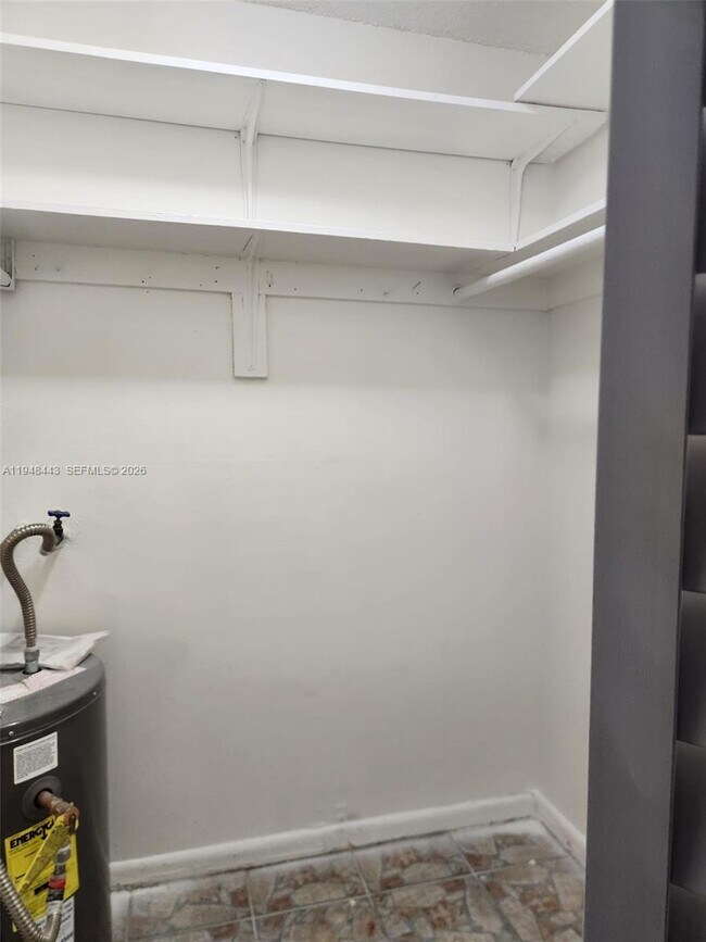 Building Photo - 15201 NE 6th Ave