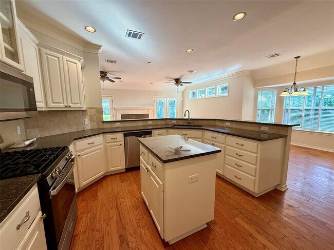 Building Photo - 5615 Shoal Creek Blvd
