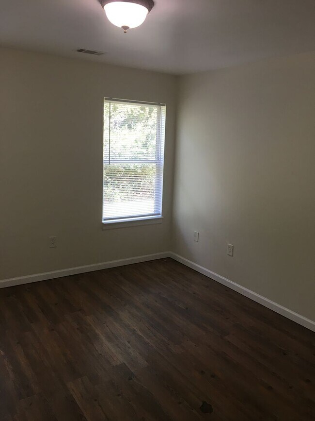 Building Photo - 134-136 Melody Ln NW