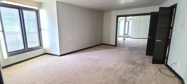 Building Photo - 1460 West Alex Bell Road