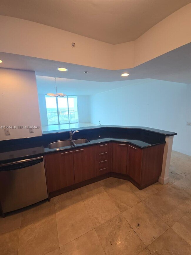 Building Photo - 14951 Royal Oaks Ln