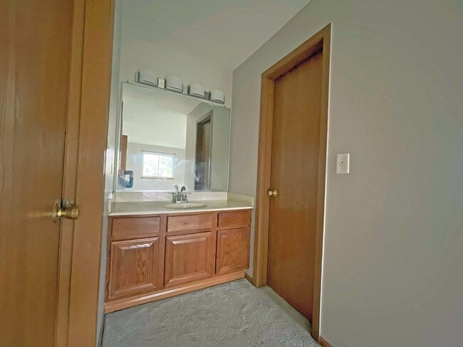 Building Photo - 328 Mulberry Ct