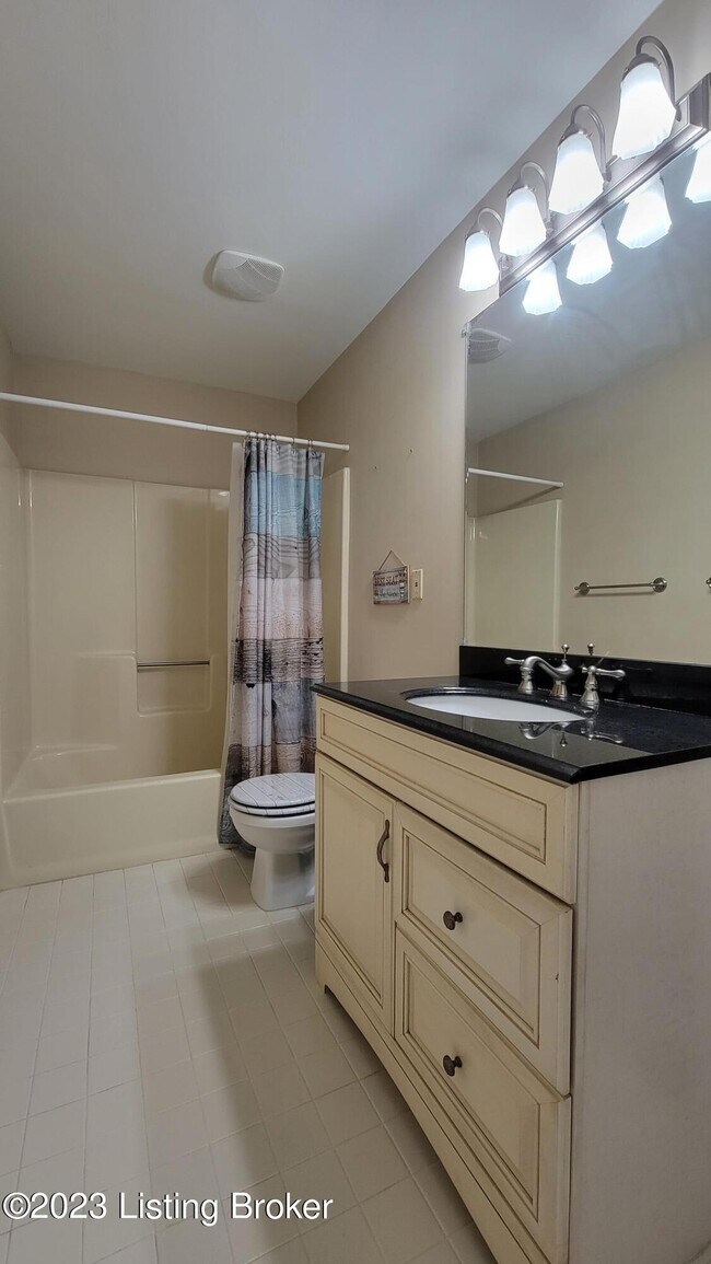 Building Photo - 10520 Bay Pointe Ct