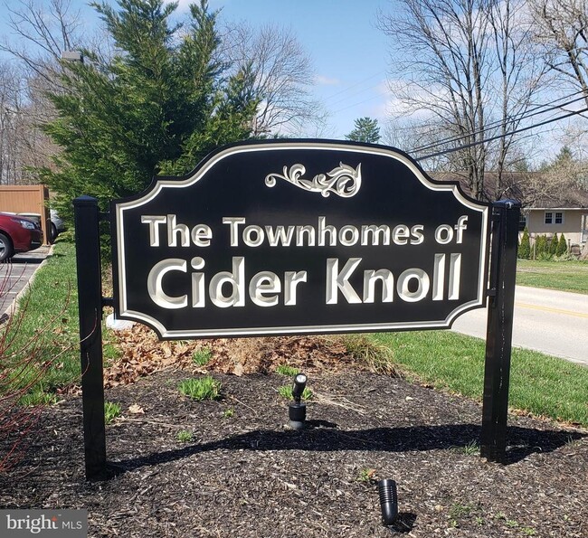 Building Photo - 207 Walnut Hill Rd