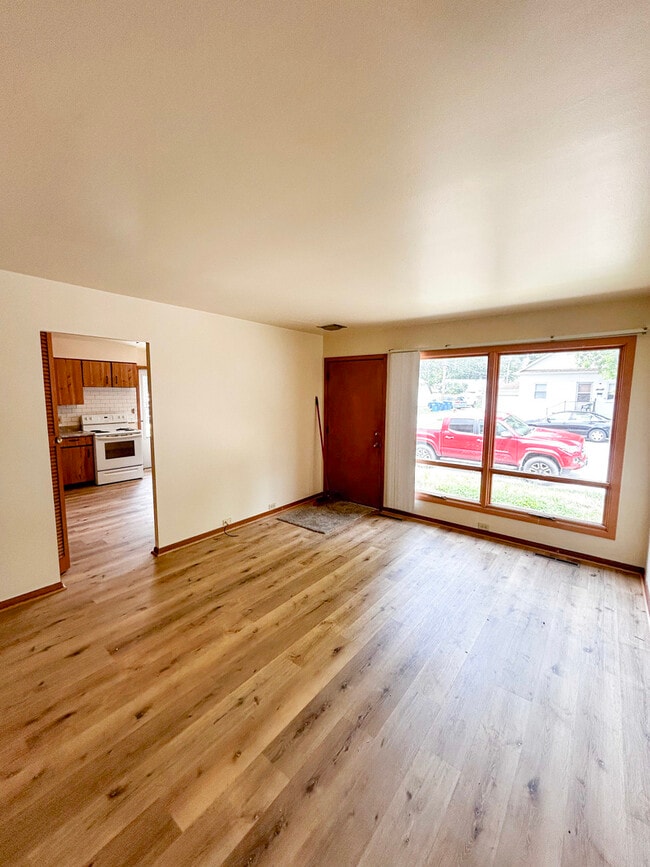 Building Photo - 405 S Cannon Ave
