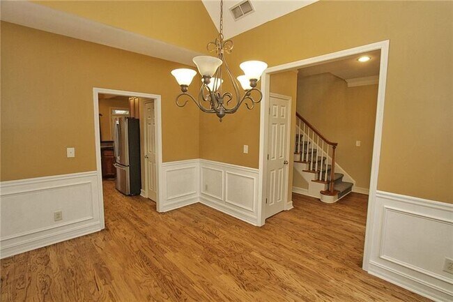 Building Photo - 1360 Eastgate Ct