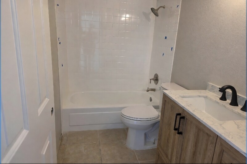 Building Photo - 1834 Escondido Terrace