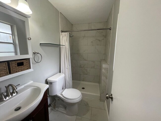 Building Photo - 2526 NW 54th Blvd