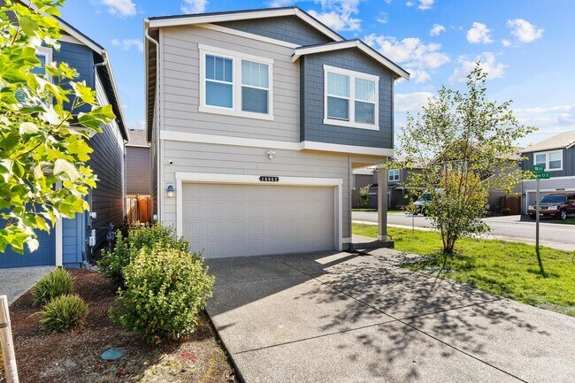 Building Photo - Beautiful Home in Puyallup