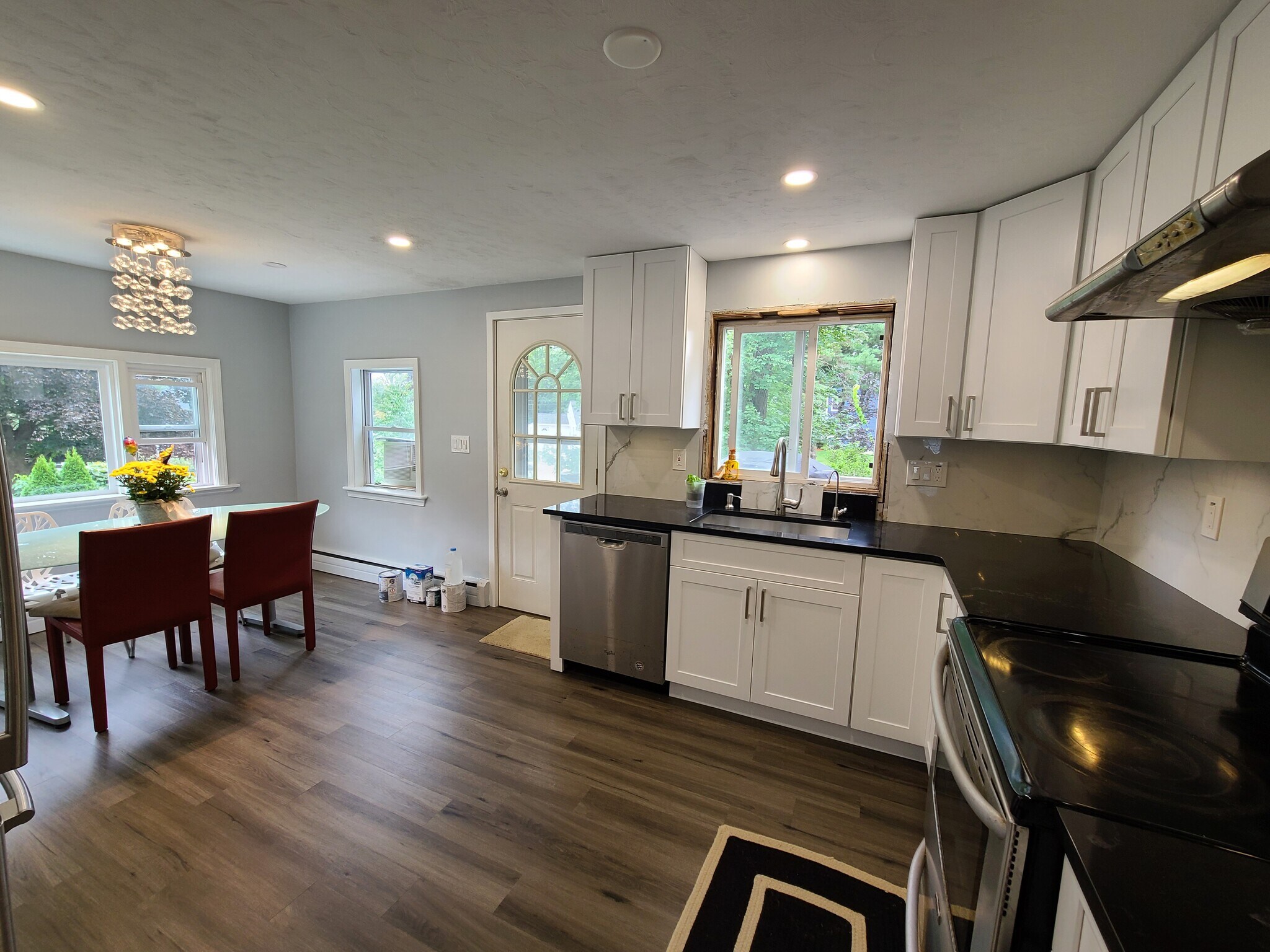 Kitchen - 55 Newport Ave
