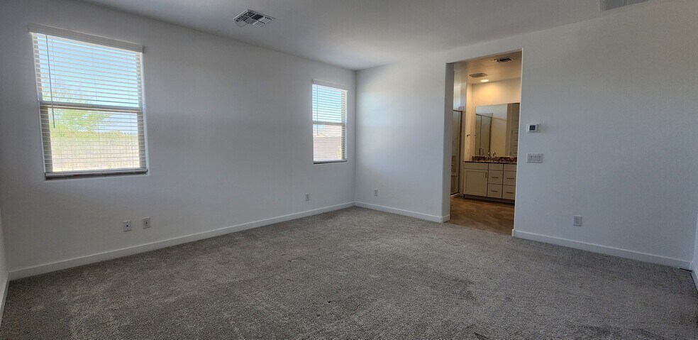 Master Bedroom Suite - 2192 W Sierra Sunset Trl